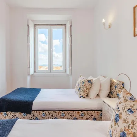 Portas Do Teatro Лісабон